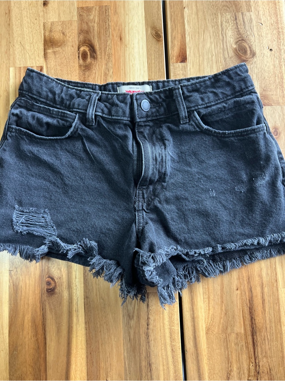 Wrangler High Rise Vintage Black Distressed Denim Shorts Size 4 - Picture 1 of 9